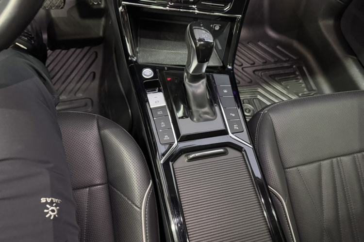 Used Volkswagen Passat 2023 380TSI Flagship Edition Interior 3