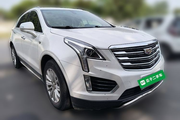 Used Cadillac XT5 2017 Anniversary Edition 28T Four-Wheel Drive Tech Model Front Right 45 Deg