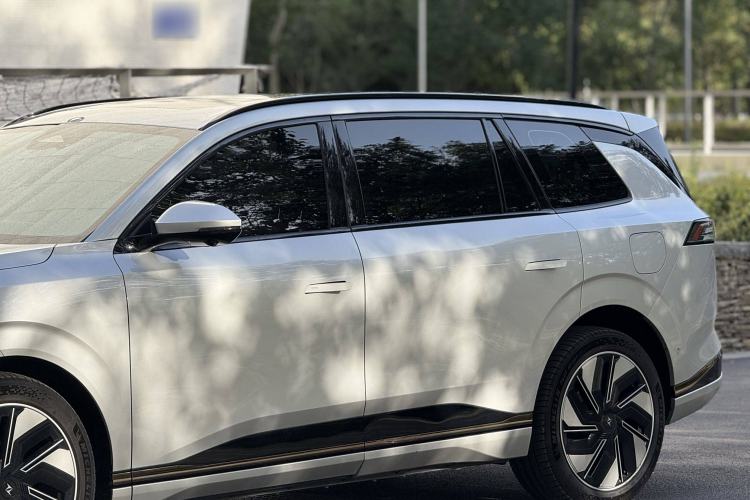 Used Dongfeng eπ eπ008 2025 210 Ultra Range-Extended Version 5 Seats