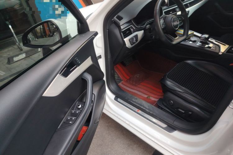 Used Audi A4L 2019 40 TFSI Sporty Version China VI Driver Seat