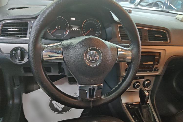 Used Volkswagen Lavida 2013 Revised Version 1.4 TSI DSG Comfort Edition
