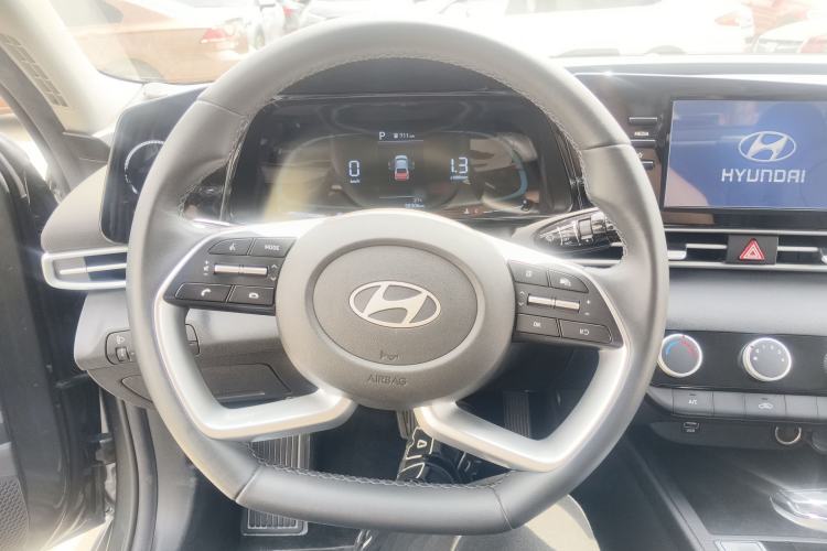 Used Hyundai Elantra 2023 1.5L CVT GLX Elite Edition Steering Wheel