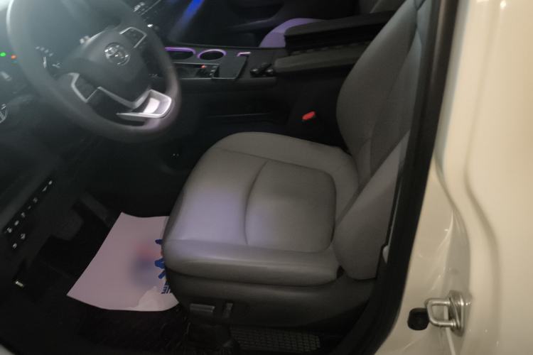 Used Toyota Granvia 2023 2.5L Hybrid Prestige PLUS Edition Left Front Seat