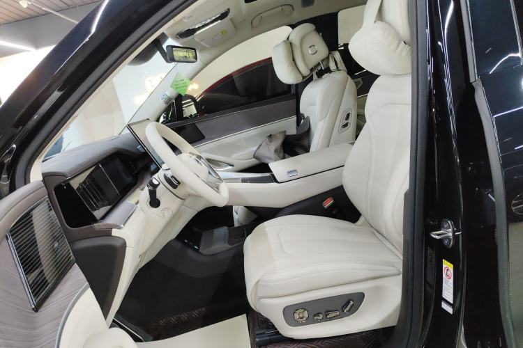 Used Denza N9 2025 Flagship Model Left Front Seat