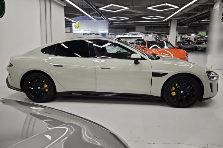 Used Xiaomi Auto SU7 2024 Four-Wheel Drive Ultra-Long Range Advanced Intelligent Driving Max Edition
