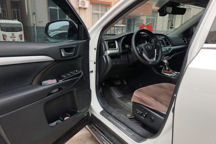 Used Toyota Highlander 2018 2.0T Four-Wheel Drive Prestige Version 7 Seats China VI Standard
