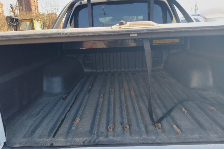 Used JMC Yuhu 7 2023 2.0T Automatic Diesel 4x4 Comfort Version Standard Wheelbase
