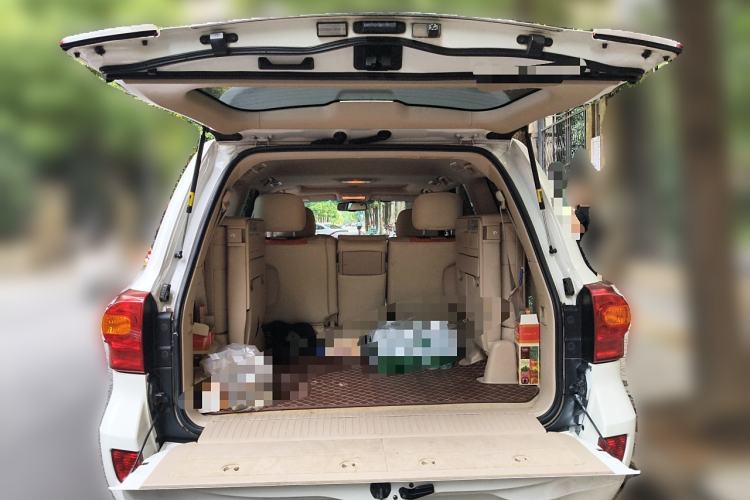 Used Toyota Land Cruiser 2012 4.0L Automatic VX Trunk