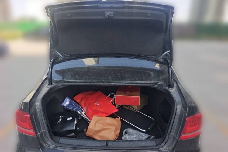 Used Volkswagen Magotan 2015 1.8TSI Luxury Model Trunk