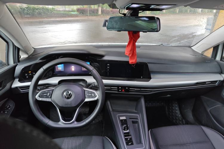 Used Volkswagen Golf 2021 280TSI DSG 30th Anniversary Edition Center Console