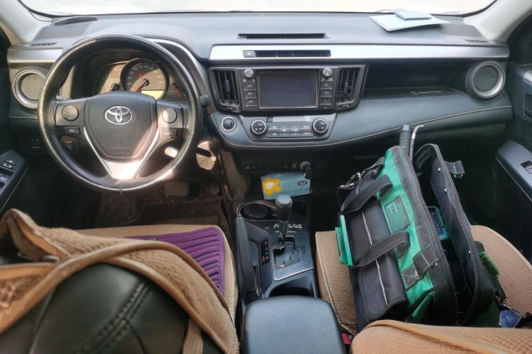 Used Toyota RAV4 2019 2.0L CVT Two-Wheel Drive Luxury Version China VI Standard