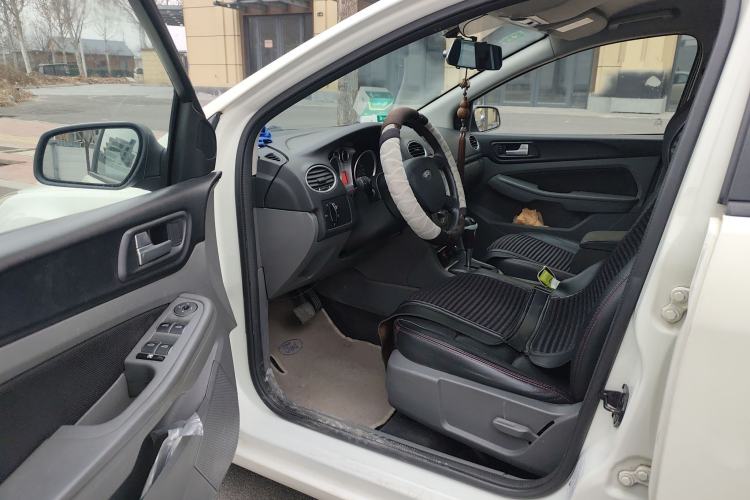 Used Ford Focus 2013 Hatchback Classic 1.8L Automatic Base Model
