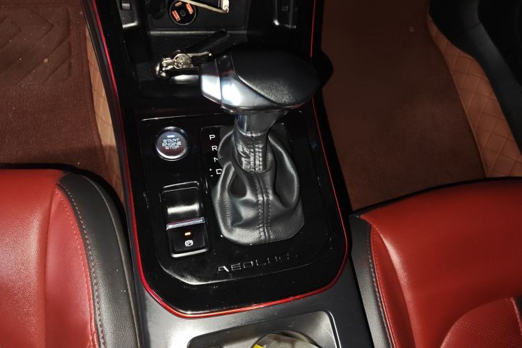 Used Dongfeng Aeolus Yixuan 2022 230T Automatic Adaptive-Beam Knight Edition Gear Lever