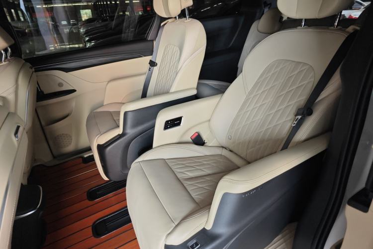 Used Buick GL8 2022 ES Land Cruiser 653T Luxury Model
