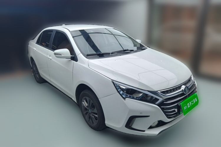 Used BYD Qin New Energy 2017 Qin 1.5T 100 Front Right 45 Deg