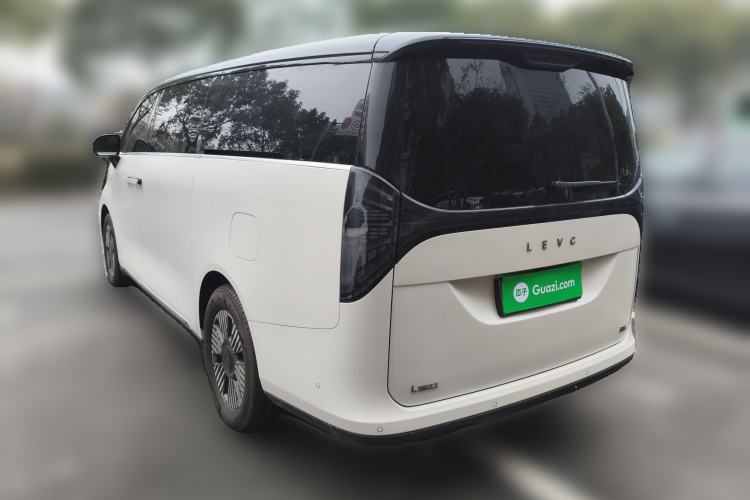 Used Geely Galaxy LEVC L380 2024 140-Degree 6-Seater All-Wheel-Drive Ultra