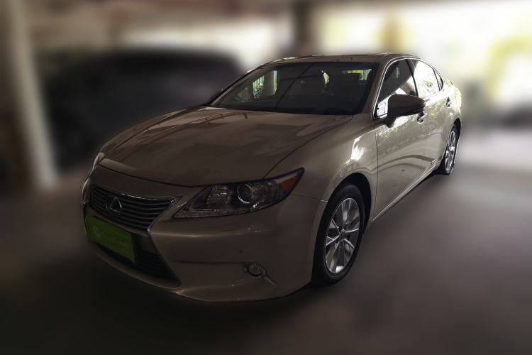 Used Lexus ES 2013 300h Elite Edition