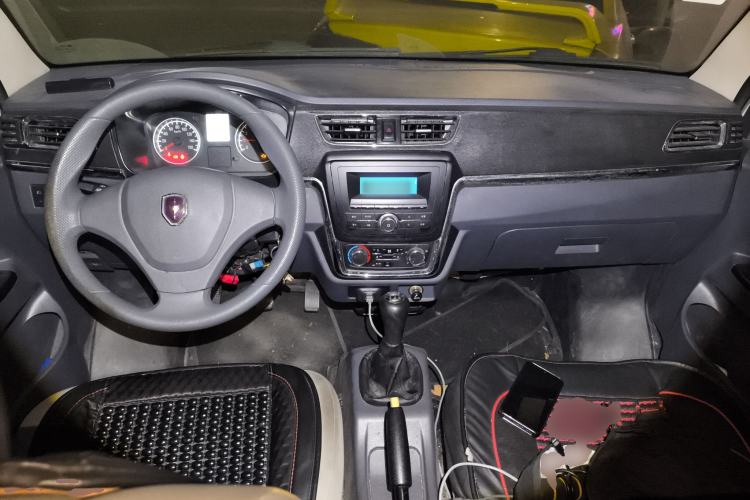 Used Jinbei Hiace X30 2018 1.3L Cargo Van Standard Version DLCG12 Center Console