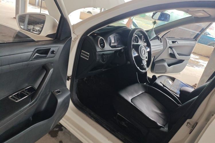 Used Volkswagen Jetta 2015 Zhuihui Edition 1.4L Manual Fashion Model
