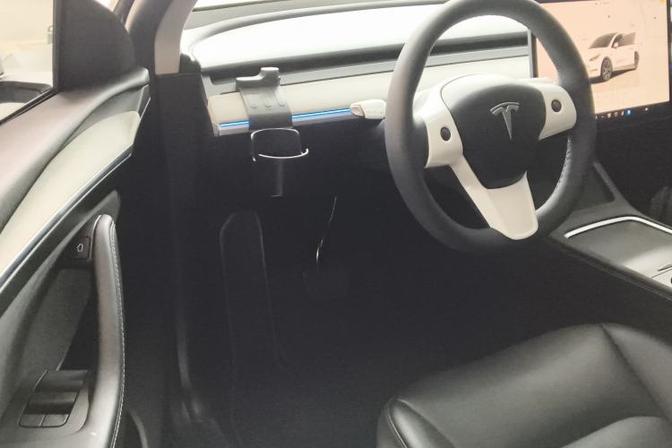 Used Tesla Model Y 2023 Rear-Wheel-Drive Version
