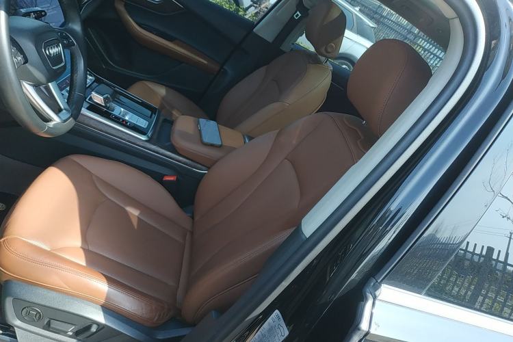 Used Audi Q7 2023 45 TFSI quattro S line Sport model
