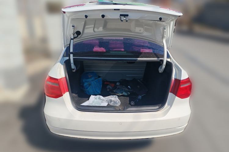 Used Volkswagen Jetta 2015 1.6L Manual Comfort Model