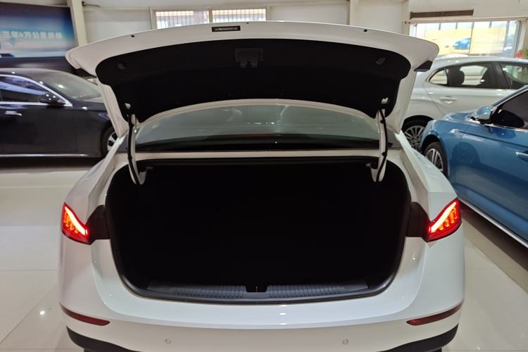 Used Roewe D7 2025 DMH 125km World Champion Edition Trunk