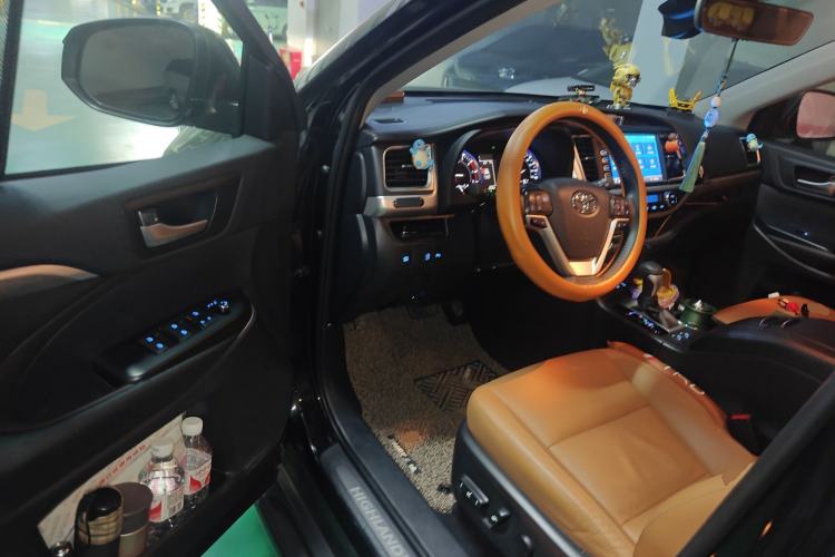 Used Toyota Highlander 2018 2.0T Four-Wheel Drive Knight Edition 7 Seats China VI Standard