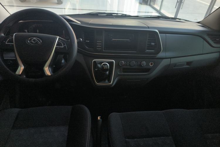 Used SAIC MAXUS Xintu V80 2024 Aoyuntong 6MT Short-Wheelbase Mid-Roof Model 147 Ps 5/6 Seats
