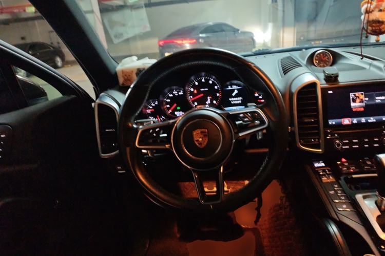 Used Porsche Cayenne 2016 Cayenne Platinum Edition 3.0T