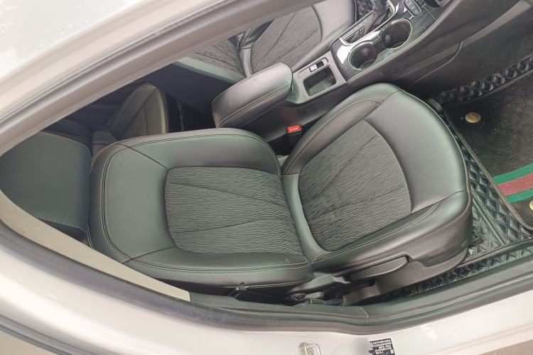 Used Buick Verano 2020 20T CVT Leading Edition Right Front Seat