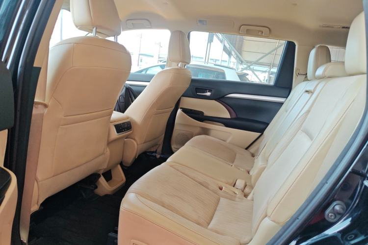 Used Toyota Highlander 2017 2.0T Two-Wheel Drive Elite Version 7 Seats Left Rear Seat