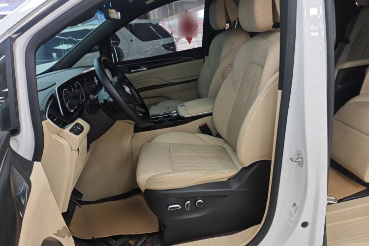 Used Buick GL8 2022 ES Land Cruiser 653T Luxury Model Left Front Seat