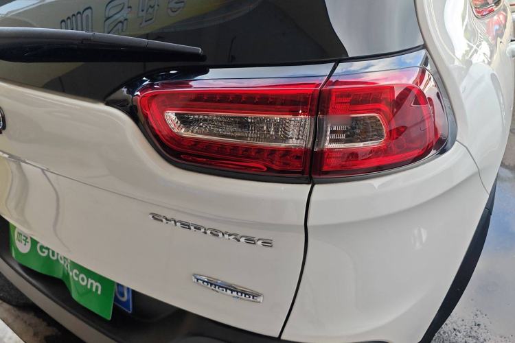 Used Jeep Cherokee 2016 2.4L Leading Edition