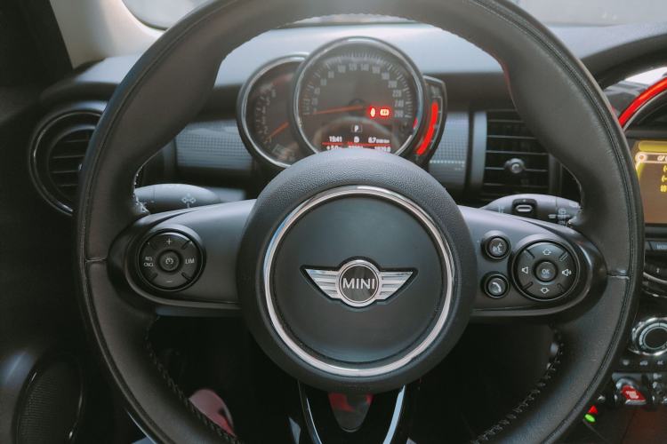 Used MINI MINI 2016 1.5T COOPER Five-Door Edition