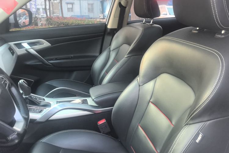 Used Geely Auto Emgrand X7 Sport 2018 1.8TD Automatic Two-Wheel Drive Smart Connect 4G Internet Edition
