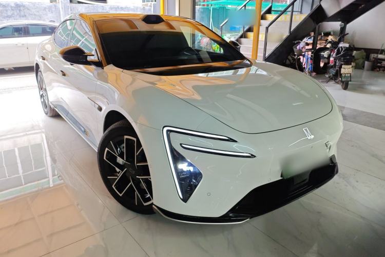 Used Avatr 06 2025 Ultra Pure Electric Edition Exterior 1