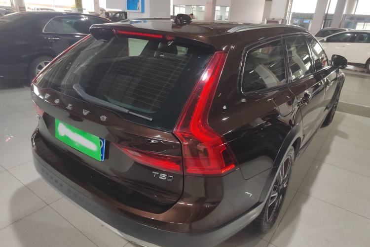 Used Volvo V90 2017 Cross Country T5 AWD Prestige Edition Rear Right 45 Deg