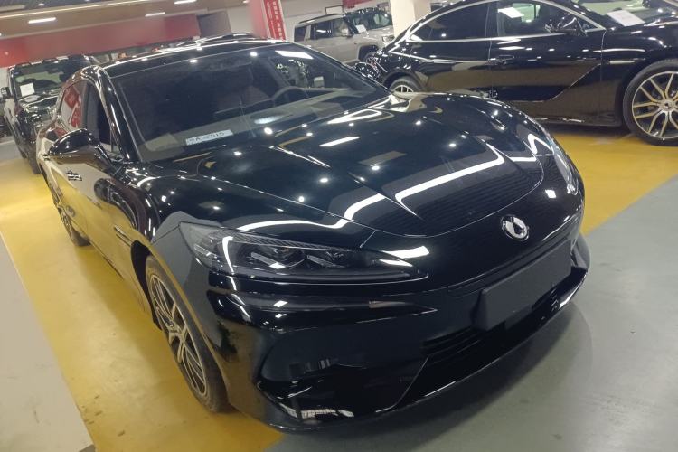 Used Denza Z9GT 2024 1100 Four-Wheel Drive Max Edition Front Right 45 Deg