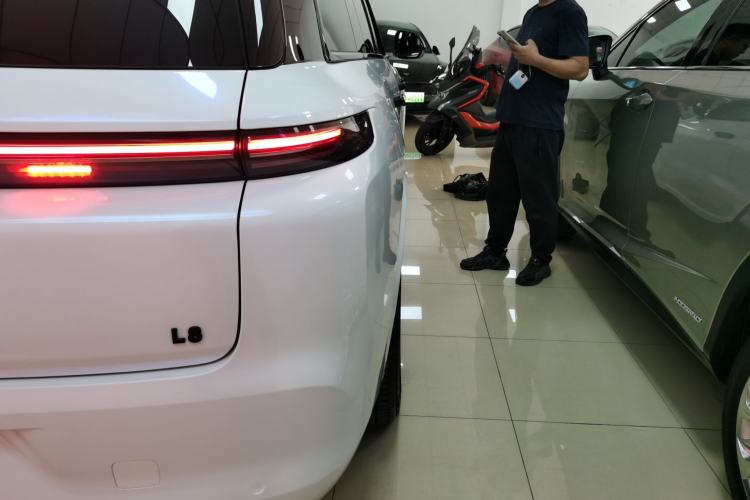 Used Li Auto L8 2023 Pro Model
