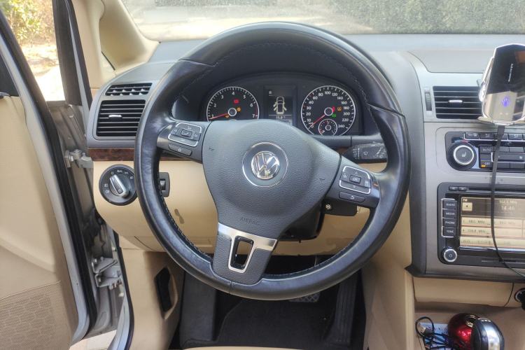 Used Volkswagen Touran 2013 1.4T DSG Crystal Edition 5-Seater Steering Wheel