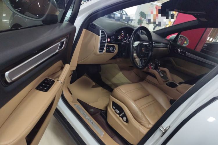 Used Porsche Cayenne E-Hybrid 2019 Cayenne E-Hybrid 2.0T Driver Seat