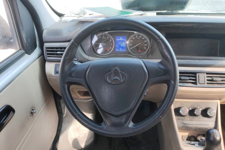 Used CHANGAN KUAYUE Xing V3 2023 1.3L Gasoline Comfort Model 5-Seater Passenger Vehicle Steering Wheel