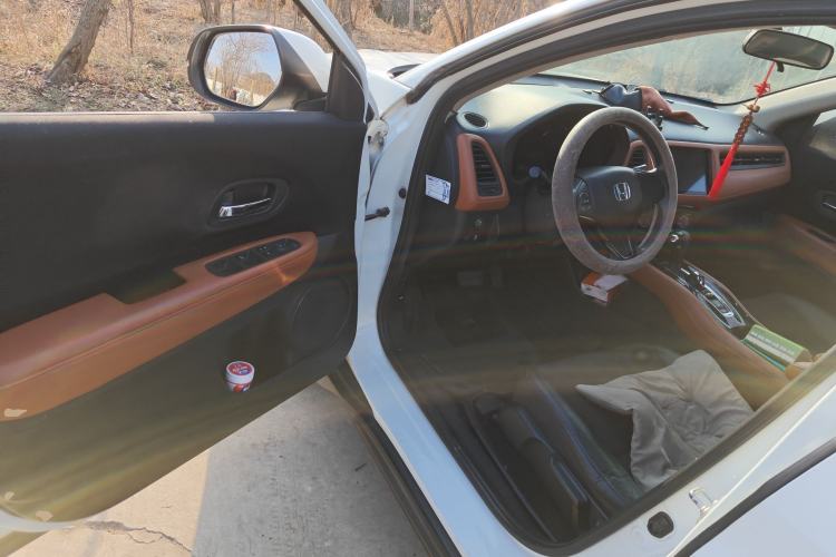 Used Honda Vezel 2016 1.8L CVT Front-Wheel Drive Pioneer Edition