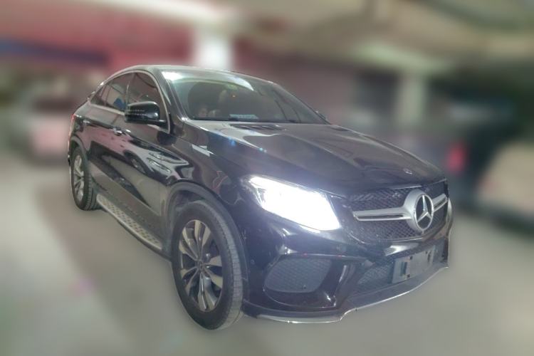 Used Mercedes-Benz GLE Coupe 2017 GLE 400 4MATIC Coupe SUV Front Right 45 Deg