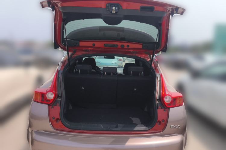 Used Infiniti ESQ 2014 1.6L Spontaneous Edition Trunk