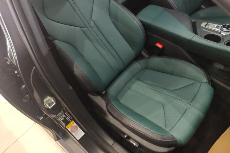 Used Changan UNI-V iDD 2024 Blue Whale Smart Electric iDD 136km ZhiKu Model