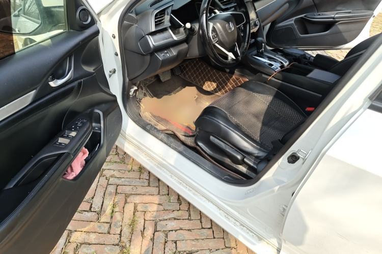 Used Honda Civic 2016 220TURBO CVT Luxury Edition
