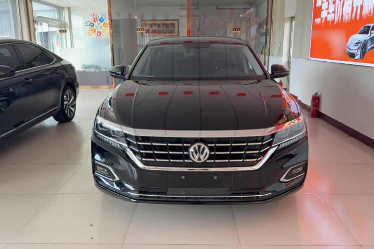 Used Volkswagen Passat 2019 330TSI Luxury Edition China VI Standard
