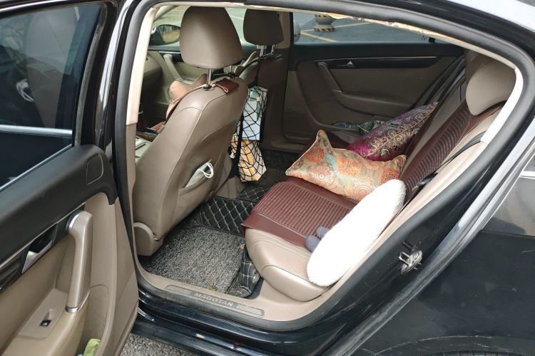 Used Volkswagen Magotan 2012 Facelift 2.0 TSI Prestige Model Left Rear Seat